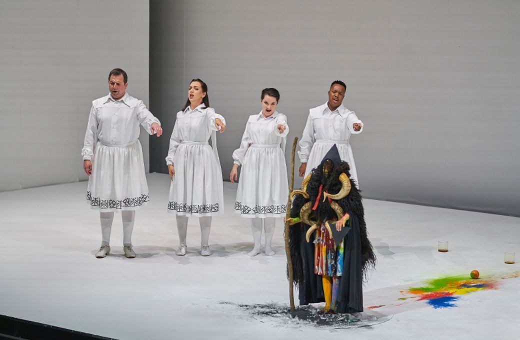 Propuesta escénica de Romeo Castellucci para el <i>Requiem</i> de Mozart © David Ruano | Gran Teatre del Liceu