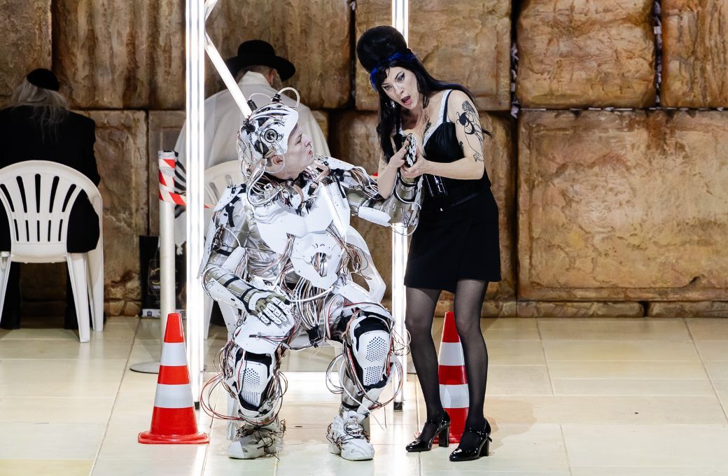 Egils Siliņš (Jochanaan) and Astrid Kessler (Salome) &copy; Agnese Zeltiņa