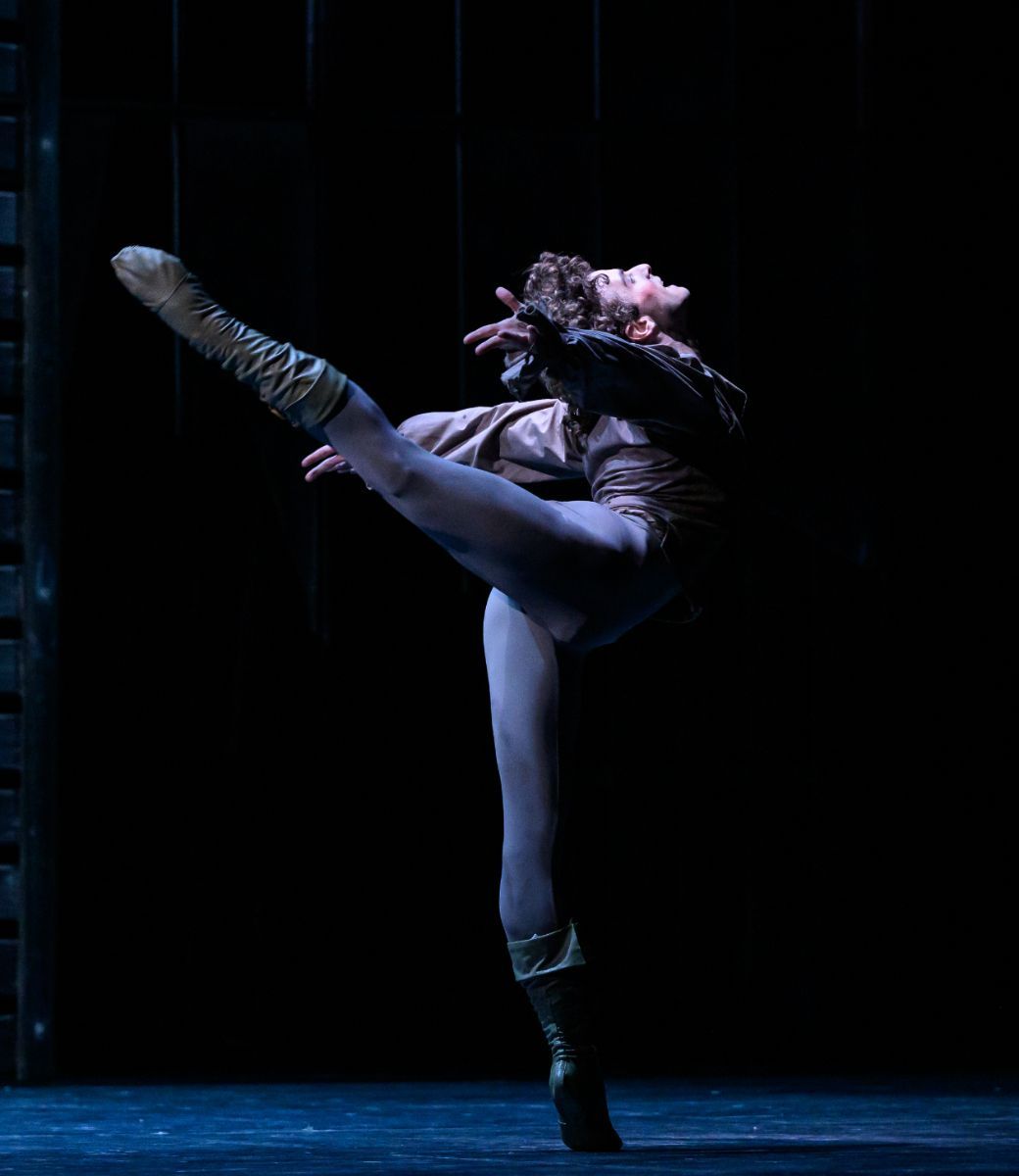 Federico Ievoli as Des Grieux in Kenneth MacMillan's <i>L'Histoire de Manon</i> © Serghei Gherciu