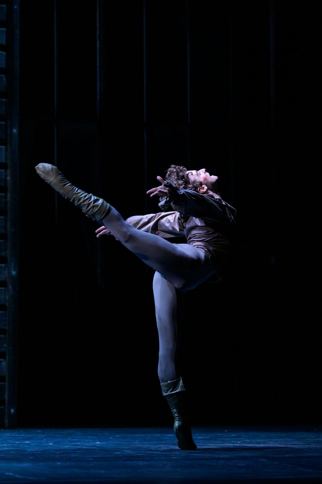Federico Ievoli as Des Grieux in Kenneth MacMillan's <i>L'Histoire de Manon</i> © Serghei Gherciu