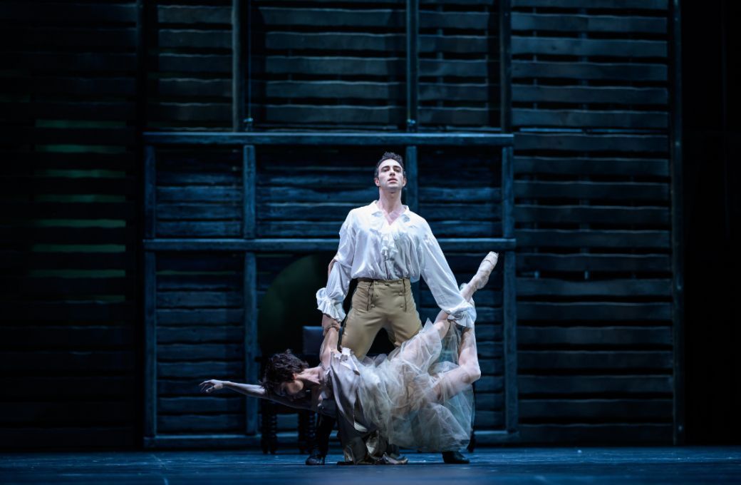 Romina Contreras as Manon and Giovanni Rotolo as the Gaelor in MacMillan's <i>L'Histoire de Manon</i> © Serghei Gherciu
