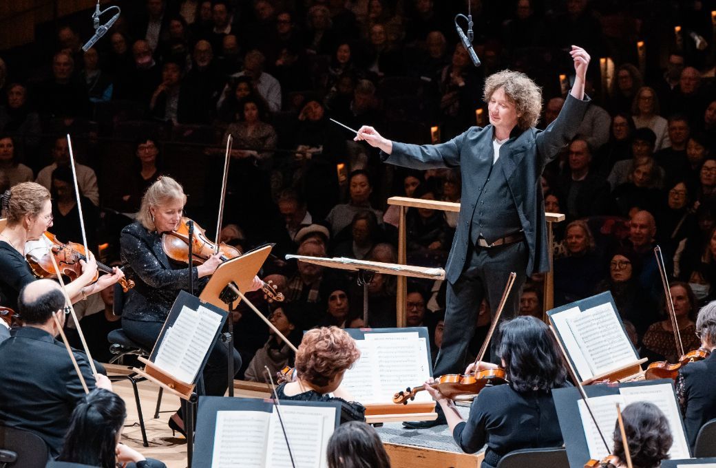 Santtu-Matias Rouvali conducts the New York Philharmonic © Brandon Patoc