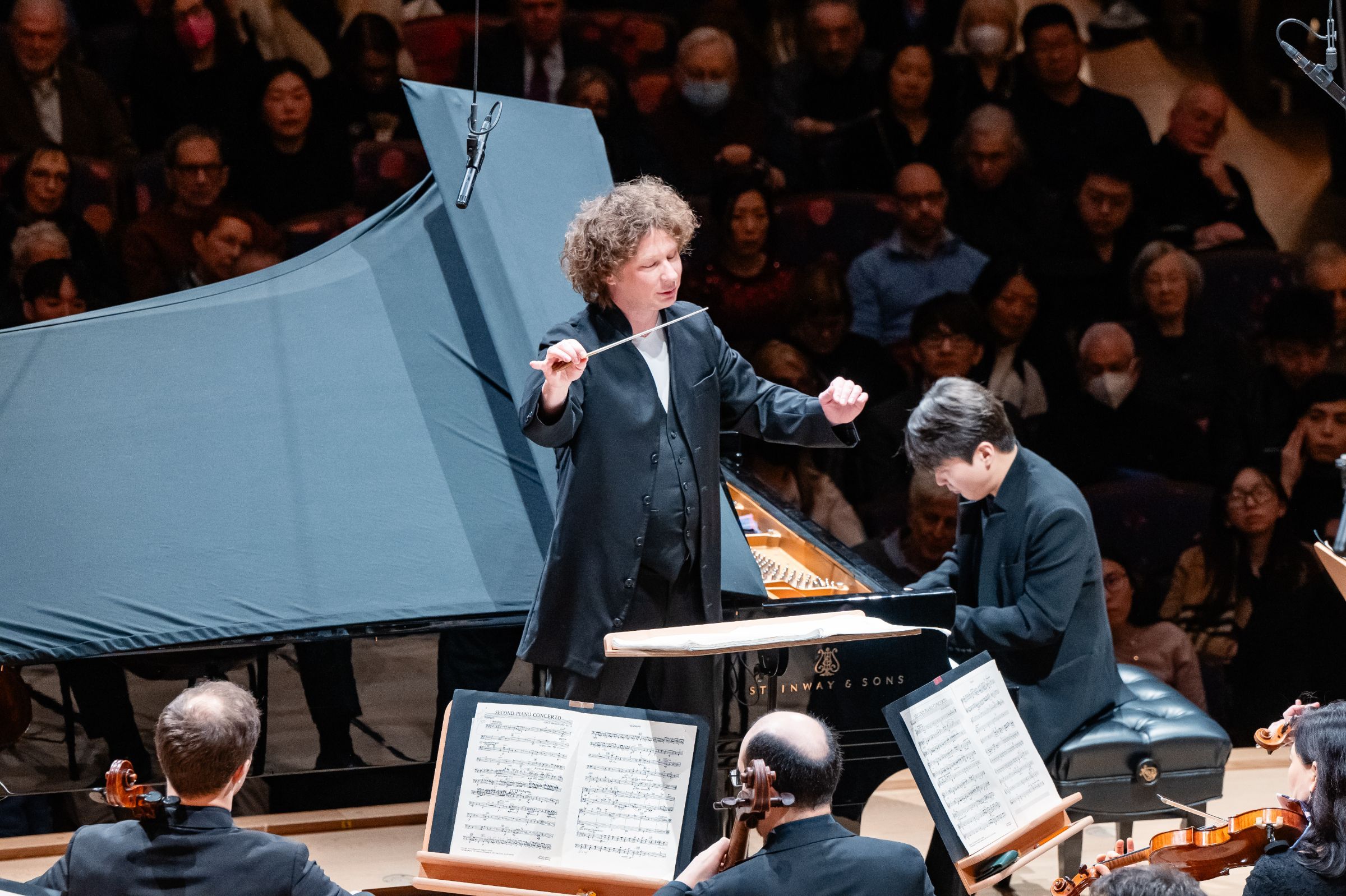 Santtu-Matias Rouvali, Seong-Jin Cho and the New York Philharmonic &copy; Brandon Patoc