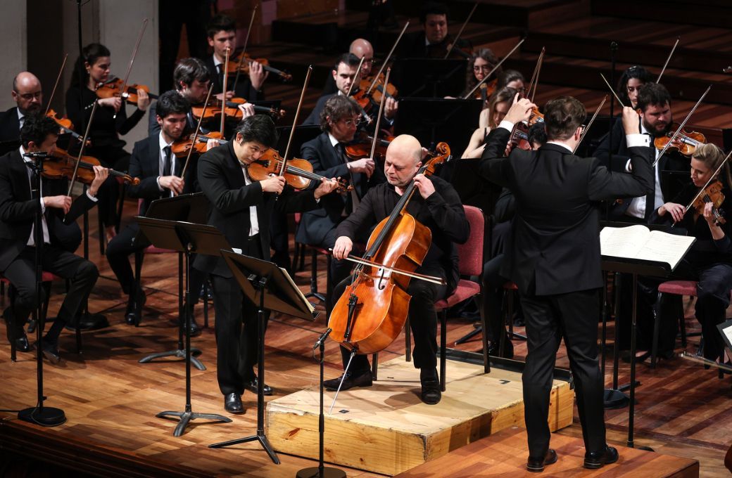 Los solistas Daishin Kashimoto y Alexander Chaushian, la Franz Schubert Filharmonia y Tom&agrave;s Grau &copy; Mart&iacute; E. Berenguer | Franz Schubert Filharmonia