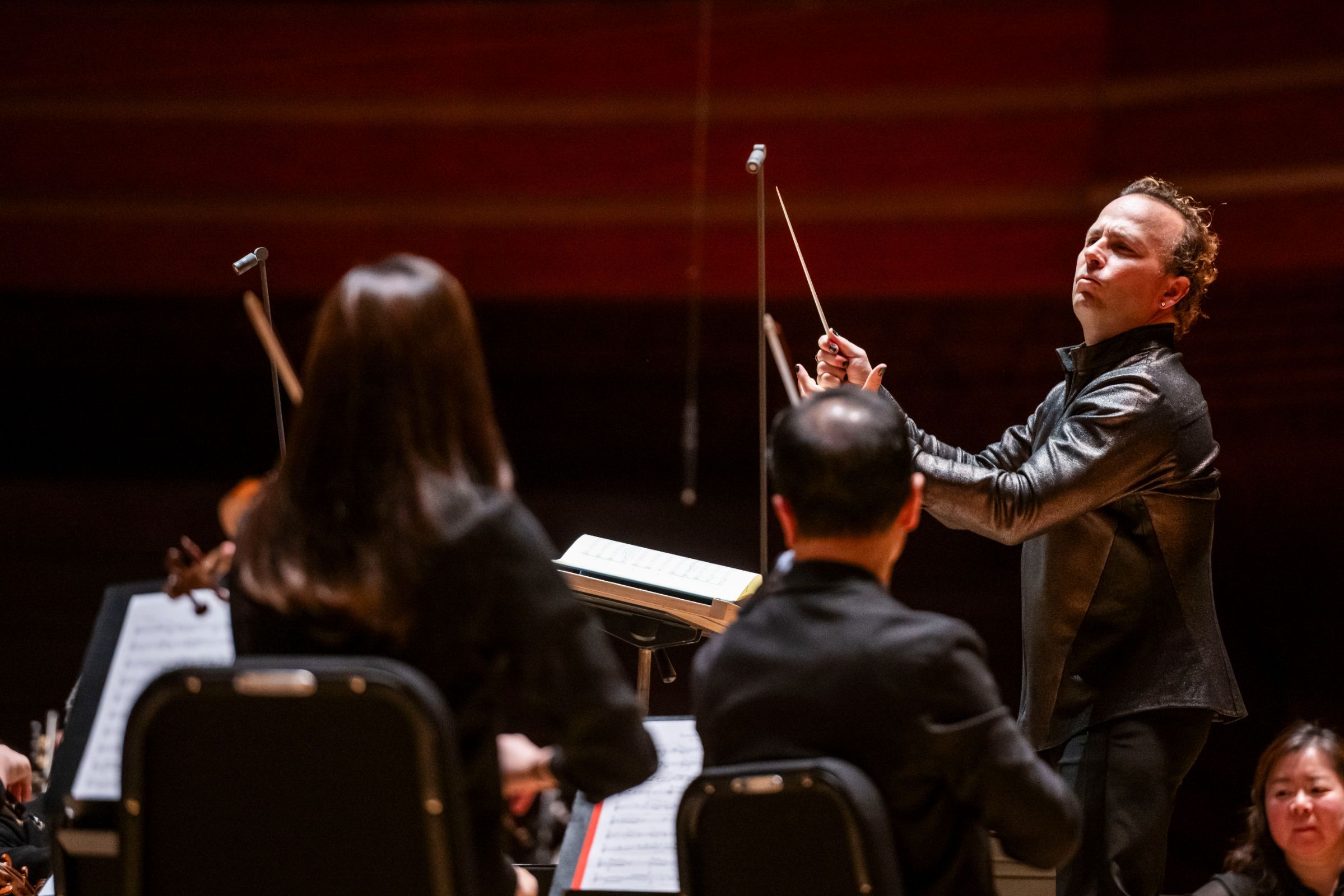 Yannick Nézet-Séguin conducts the Philadelphia Orchestra &copy; Allie Ippolito