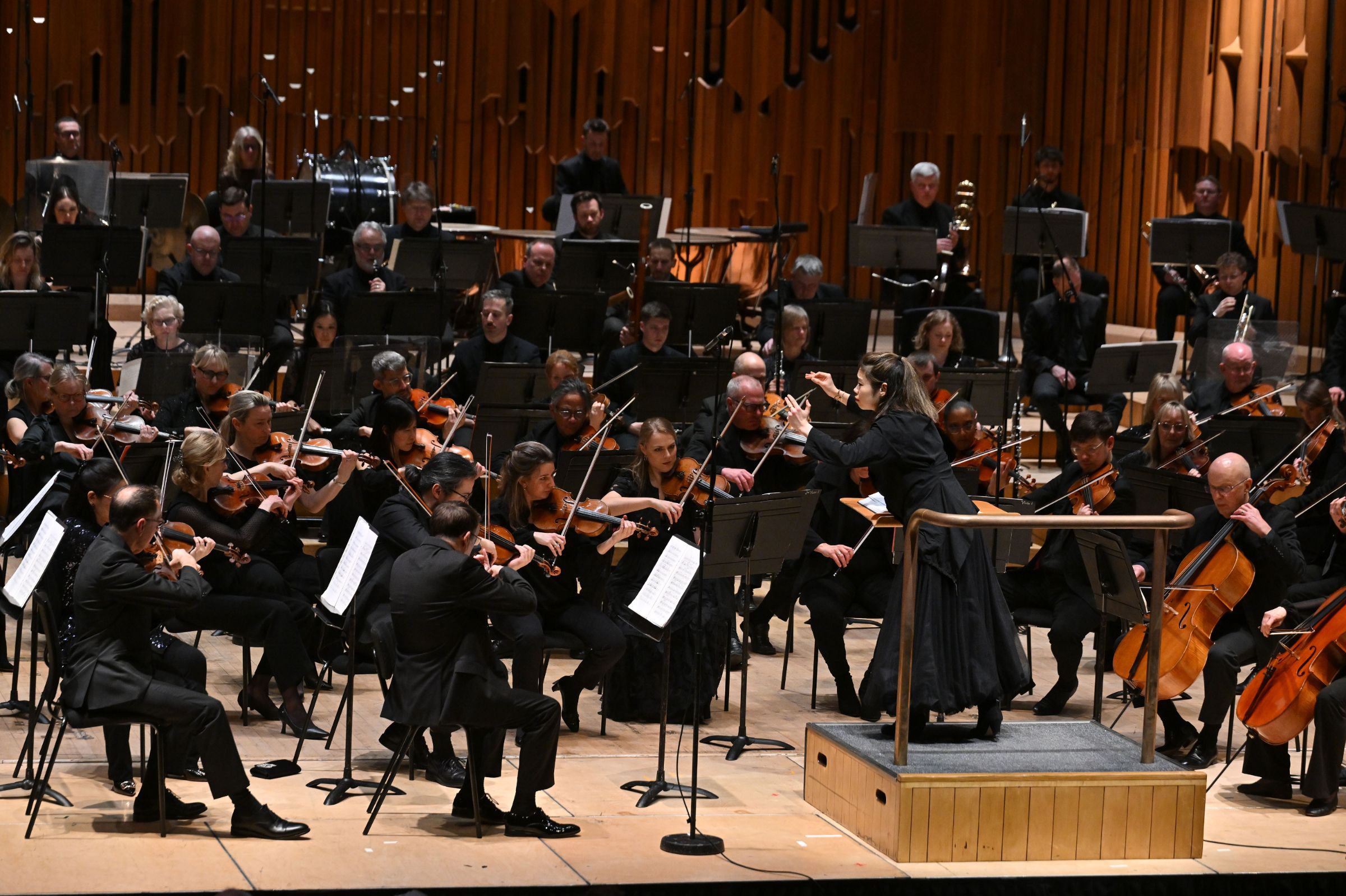 Elim Chan conducts the BBC Symphony Orchestra © BBC | Mark Allan