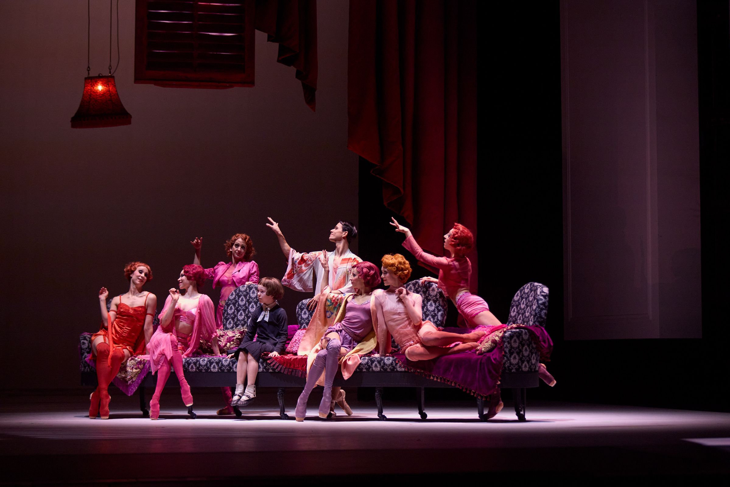 Finnish National Ballet in Reija Wäre's <i>Édith Piaf: La vie en rose</i> &copy; Jonas Lundqvist