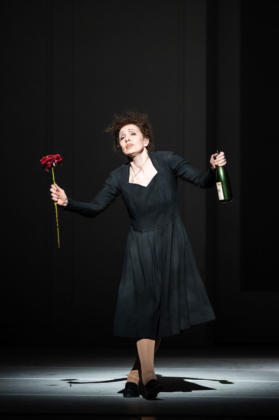 Tiina Myllymäki as the older Piaf in <i>Édith Piaf: La vie en rose</i> &copy; Roosa Oksaharju