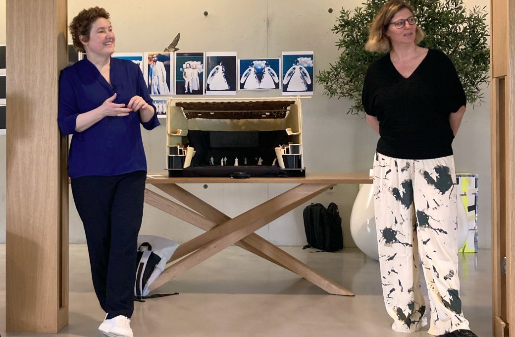 Daniela Kerck et Astrid Steiner présentent des dessins conceptuels © Daria Moudrolioubova | Insula orchestra
