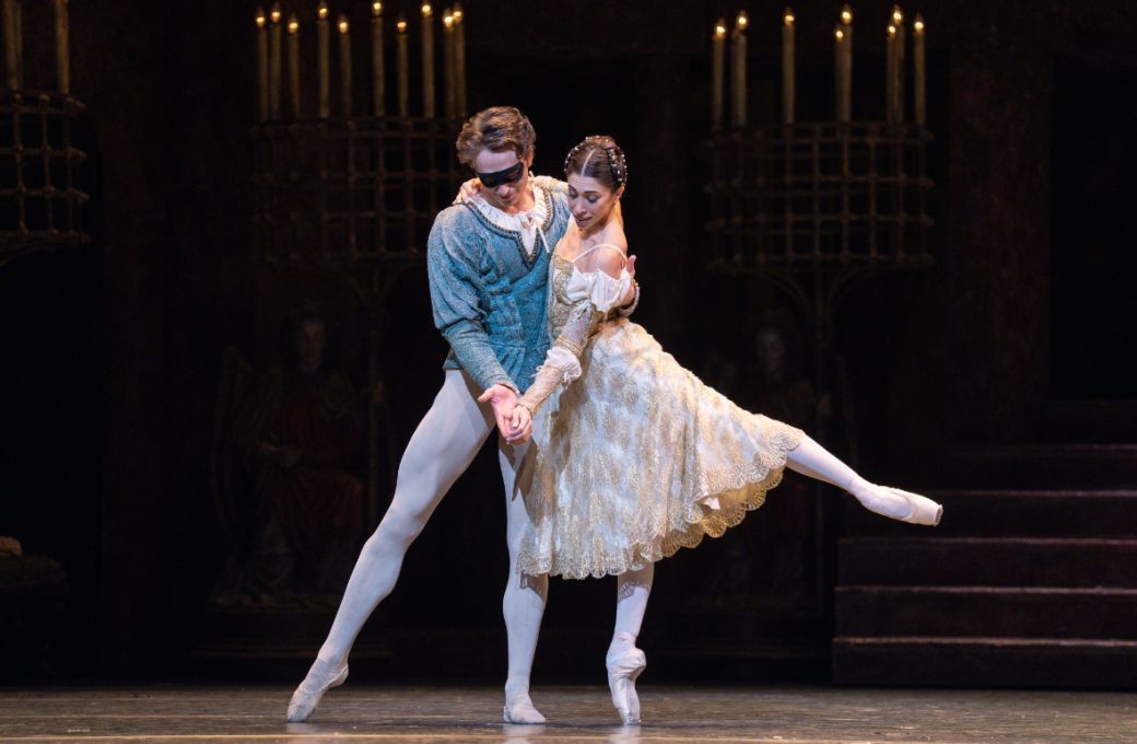 Matthew Ball (Romeo) and Yasmine Naghdi (Juliet) &copy; RBO | Andrej Uspenski