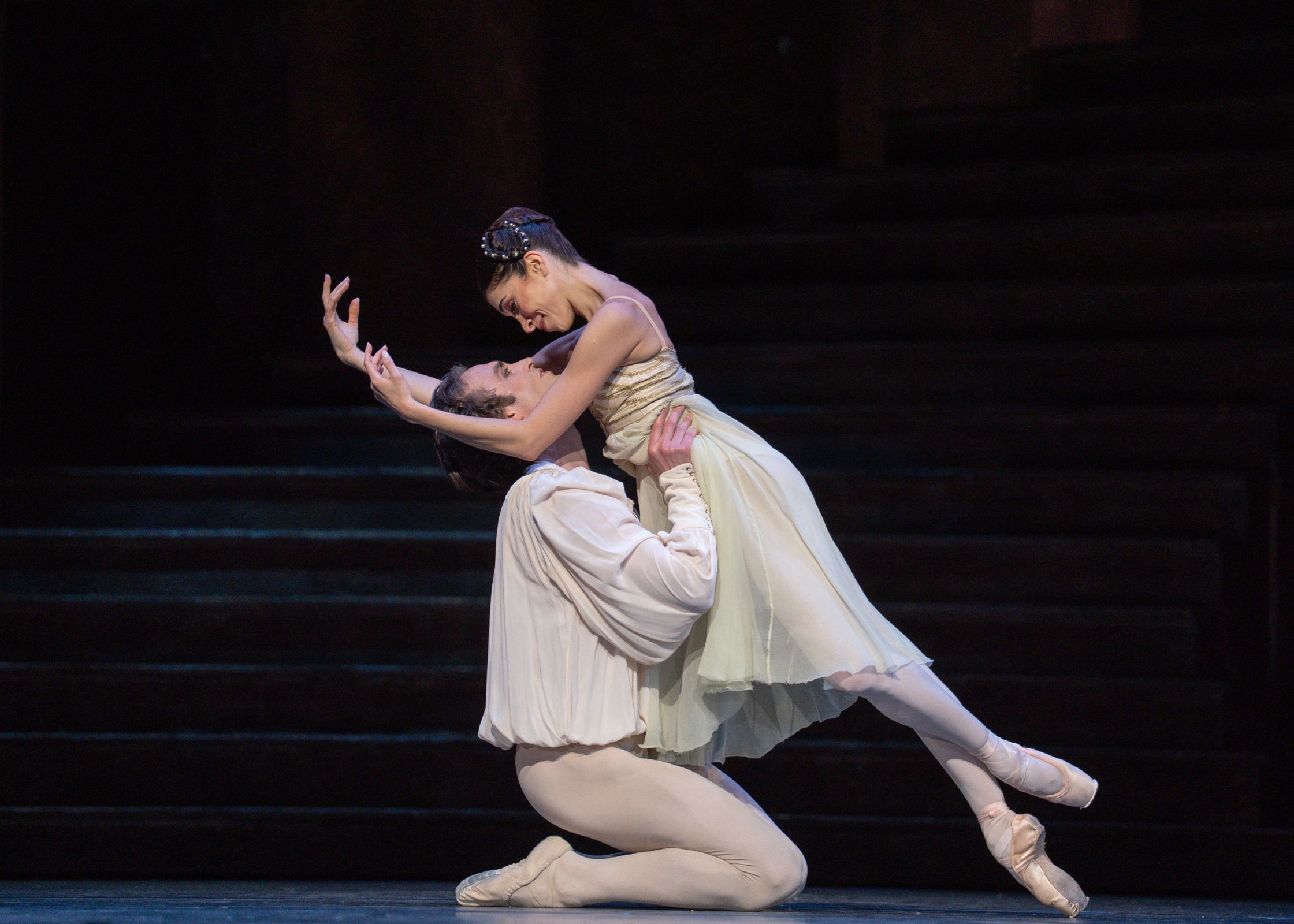 Matthew Ball (Romeo) and Yasmine Naghdi (Juliet) &copy; RBO | Andrej Uspenski