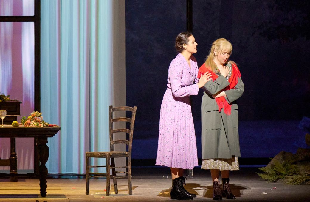 Federica Lombardi (Norma) und Vasilisa Berzhanskaya (Adalgisa) &copy; Wiener Staatsoper | Michael P&ouml;hn