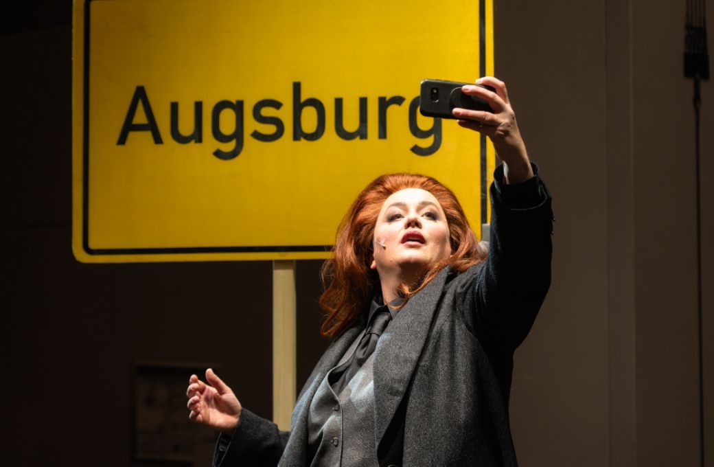Kate Allen (Leokadia Begbick) &copy; Jan-Pieter Fuhr