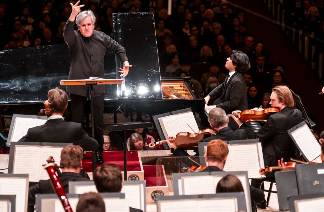 Sir Antonio Pappano, Yunchan Lim and the London Symphony Orchestra &copy; Chris Lee