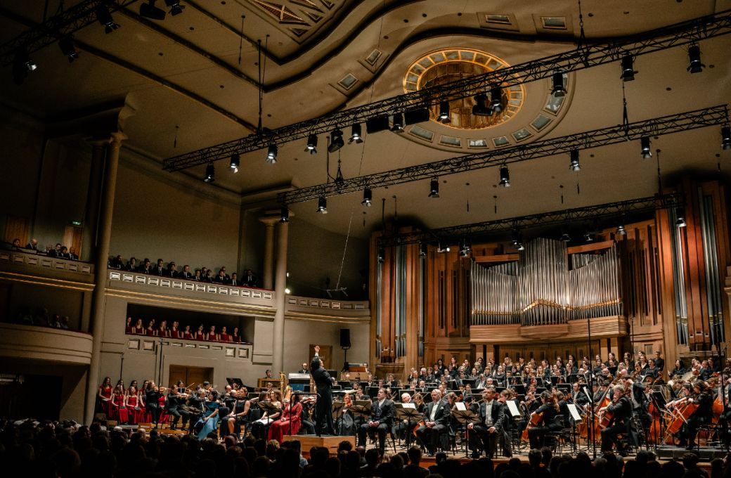 Alain Altinoglu dirige la <i>Huiti&egrave;me Symphonie</i> de Mahler &agrave; Bozar &copy; Vincent Callot