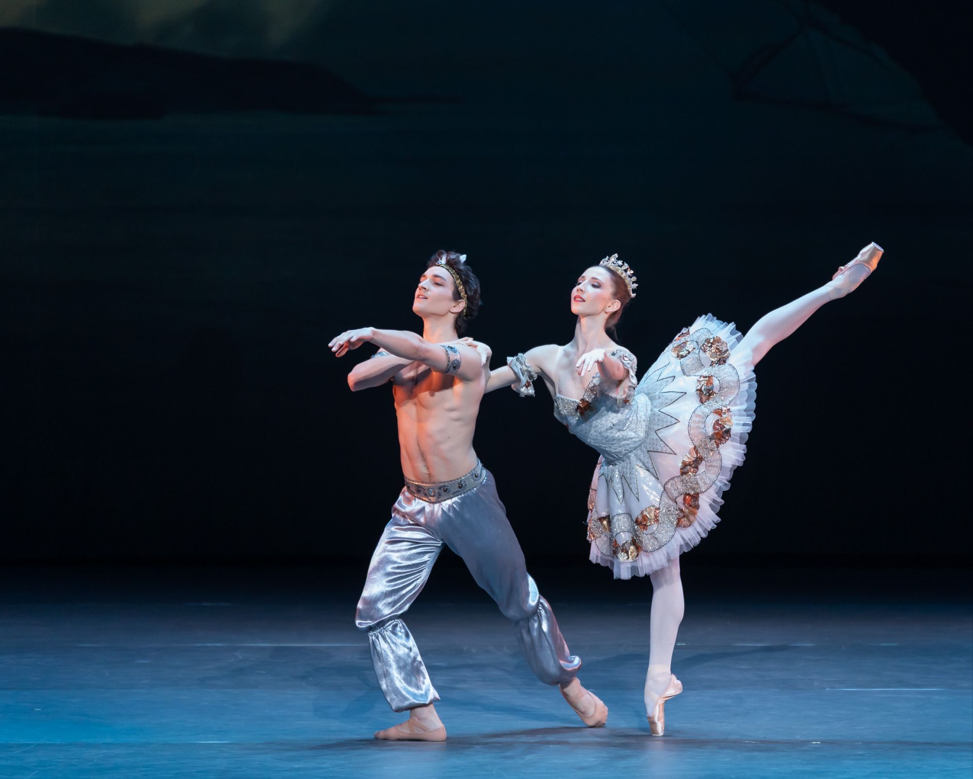 Shale Wagman and Inès McIntosh in <i>Le Corsaire</i> &copy; Jack Devant