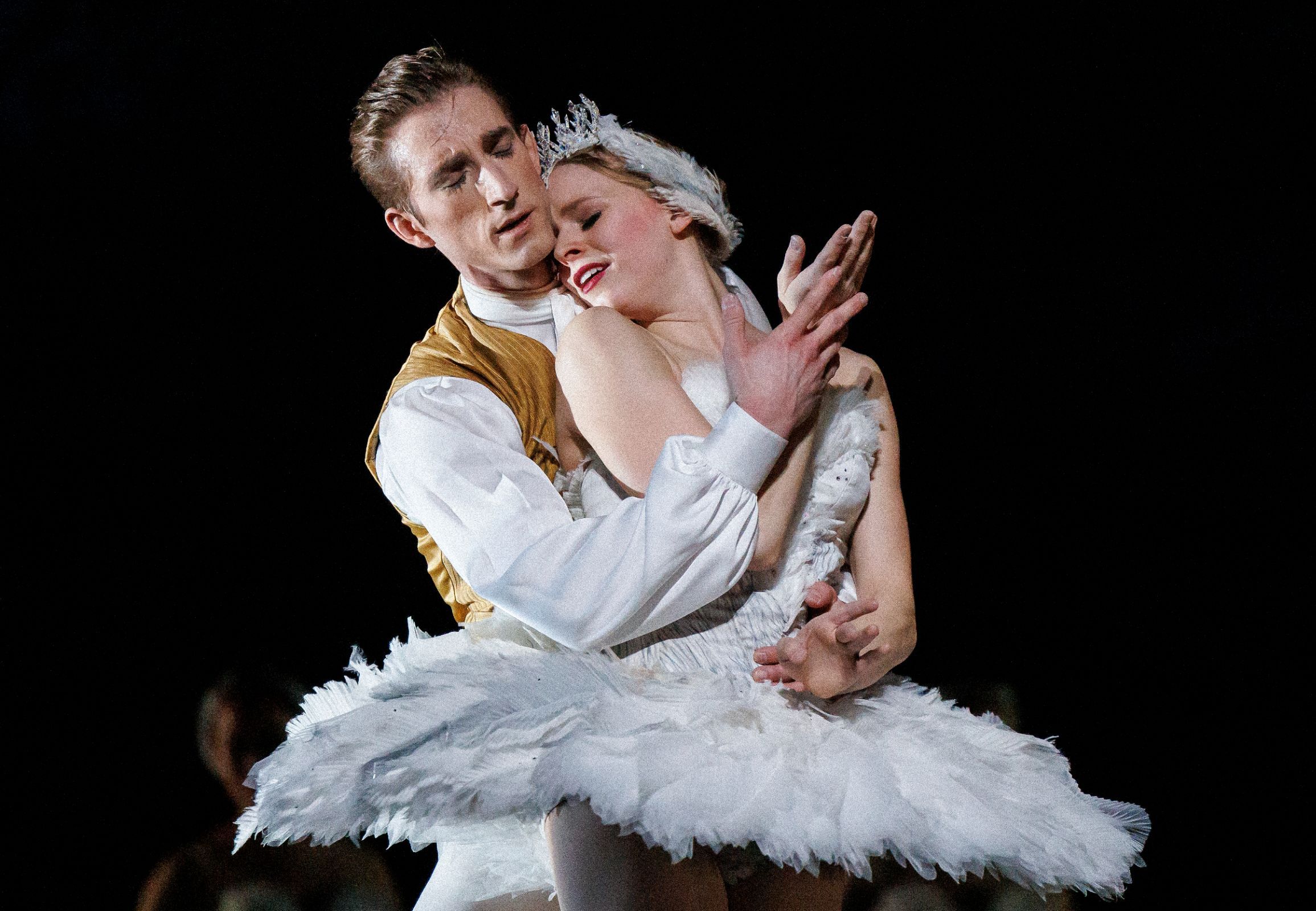 Ben Rudisin and Genevieve Penn Nabity in <i>Swan Lake</i> &copy; Karolina Kuras
