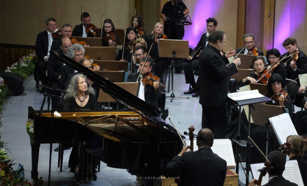 Martha Argerich performs with Charles Dutoit at the Enescu Festival 2023 © Cătălina Filip