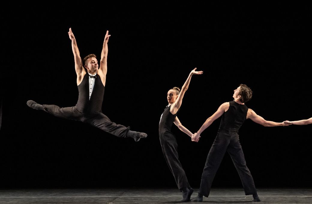 Twyla Tharp Dance Foundation in <i>Diabelli</i> &copy; Steven Pisano