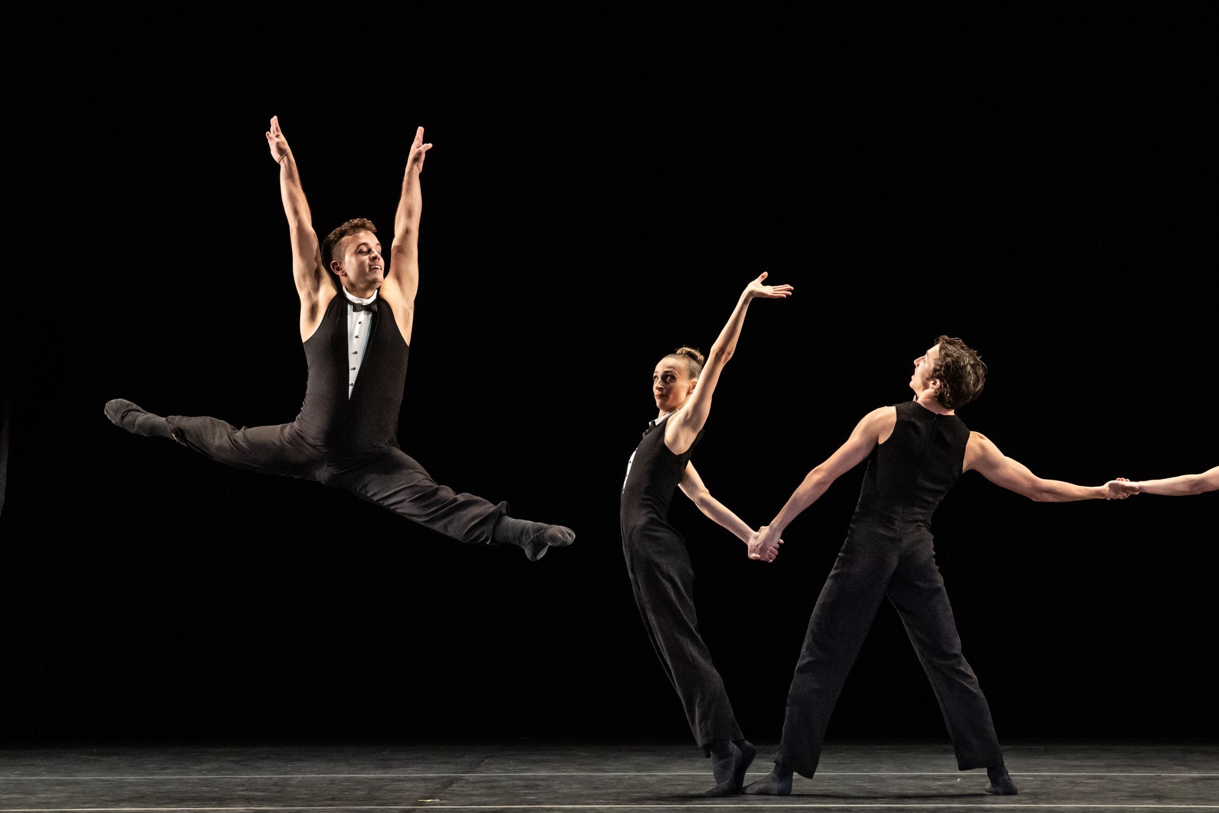 Twyla Tharp Dance Foundation in <i>Diabelli</i> &copy; Steven Pisano