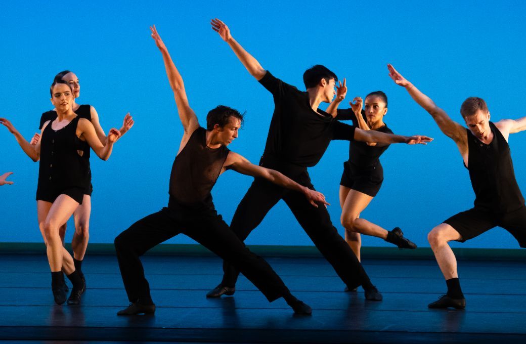 Twyla Tharp Dance Foundation in <i>Slacktide</i> &copy; Steven Pisano