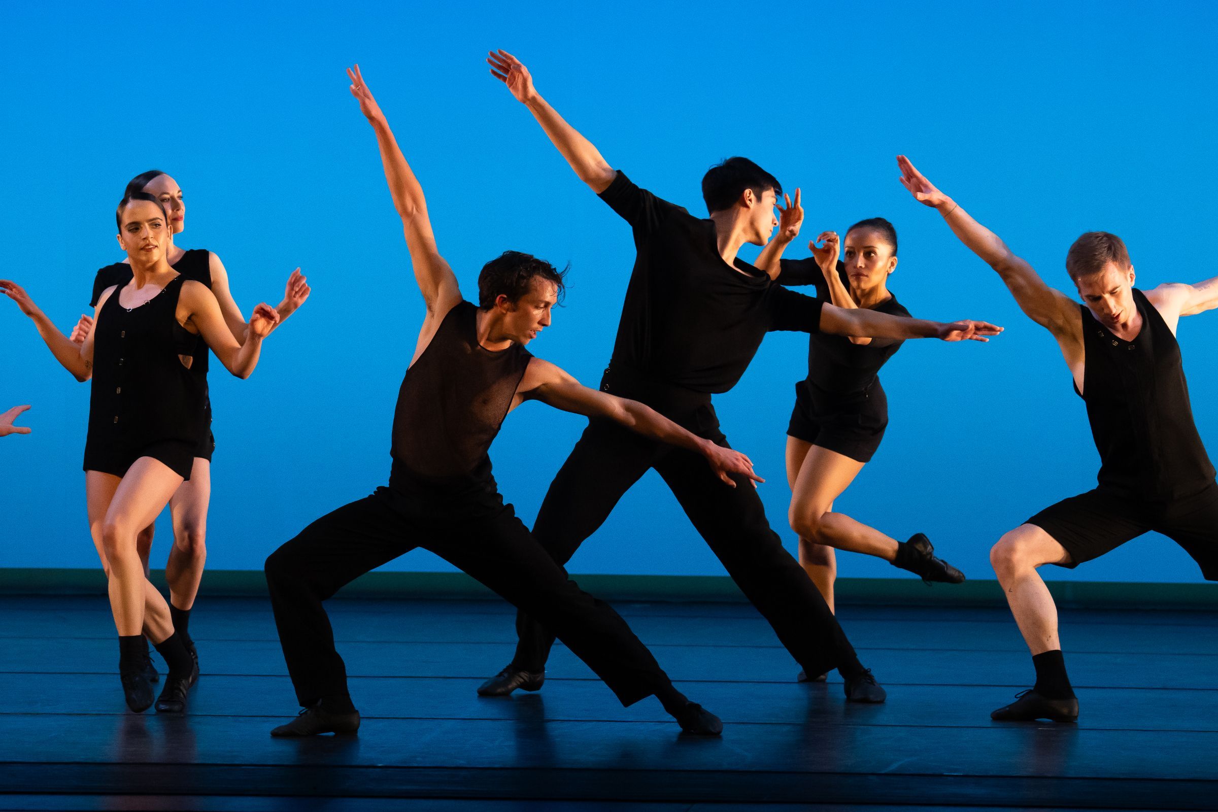 Twyla Tharp Dance Foundation in <i>Slacktide</i> &copy; Steven Pisano