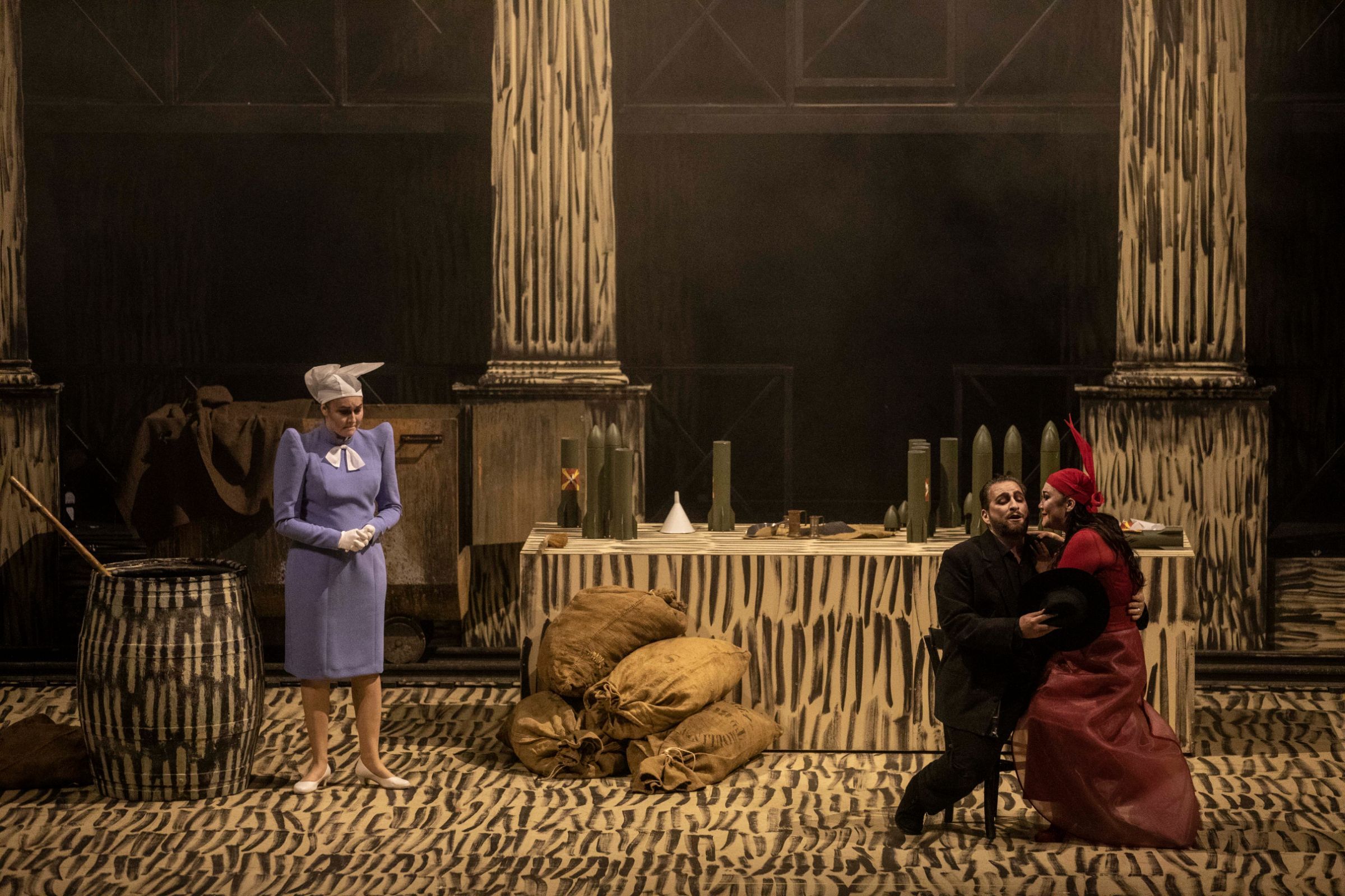 Jenny Anne Flory (Curra), Ricardo Massi (Don Alvaro), Hulkar Sabirova (Leonora) &copy; Jean-Louis Fernandez