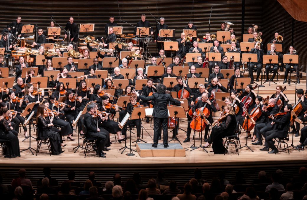 Gustavo Dudamel conducts the New York Philharmonic © Chris Lee