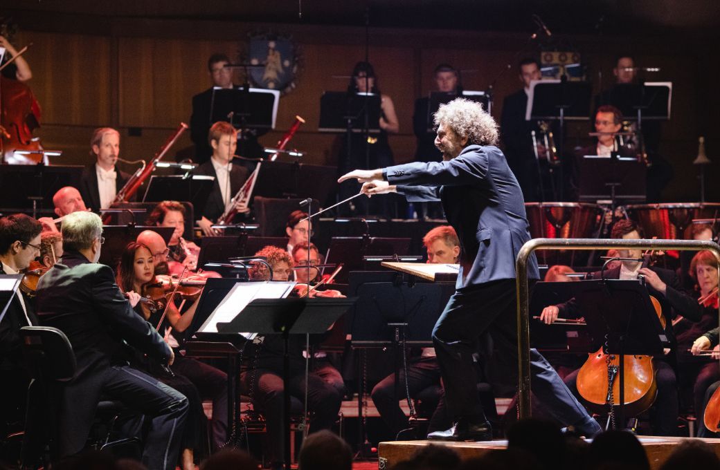 Asher Fisch conducts the West Australian Symphony Orchestra © Daniel James Grant
