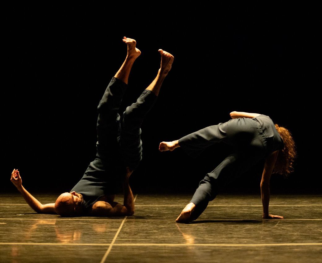 Trisha Brown Dance Company in Noé Soulier's <i>In the Fall</i> &copy; Joyce Baranova