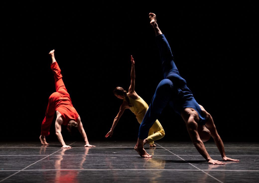 Trisha Brown Dance Company in No&eacute; Soulier's <i>In the Fall</i> &copy; Joyce Baranova