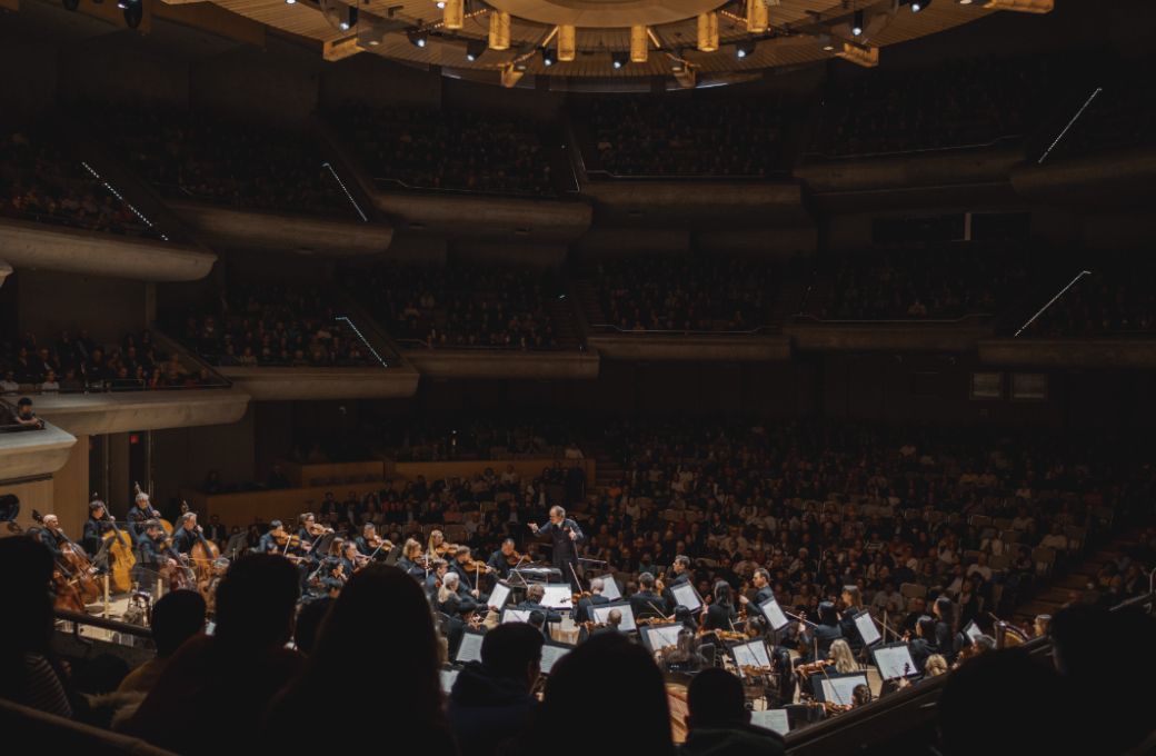 The Vancouver SO in Toronto's Roy Thomson Hall &copy; Jae Yang