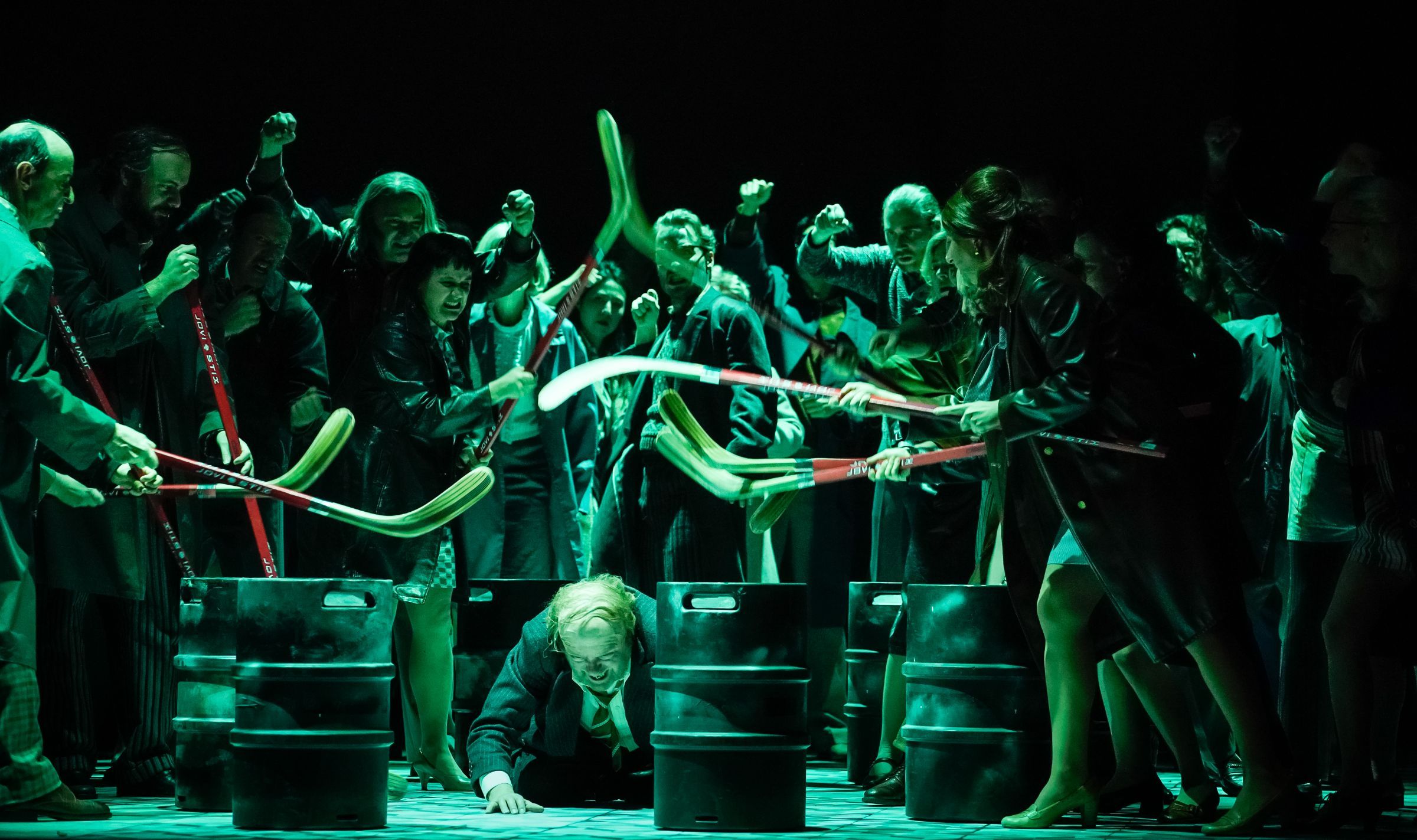 Peter Hoare (Mr Brouček) and ensemble &copy; Arno Declair