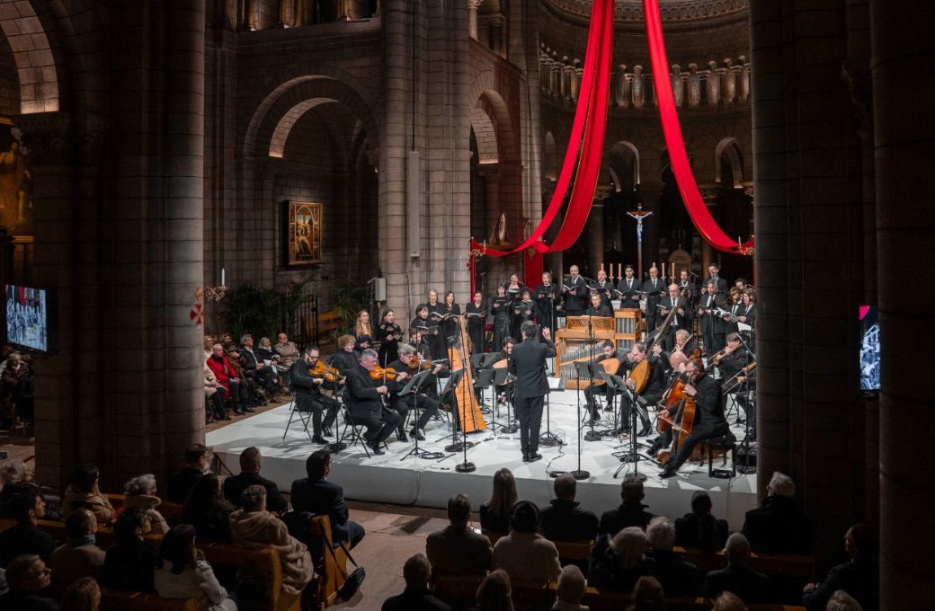 Gianluca Capuano dirige les <i>Vêpres de la Vierge</i> dans la Cathédrale de Monaco © Opéra de Monte-Carlo / Marco Borrelli