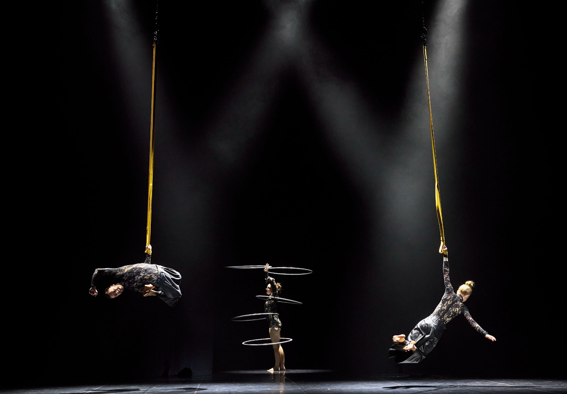 Circa Ensemble in <i>Dido and Aeneas</i> &copy; Keith Saunders