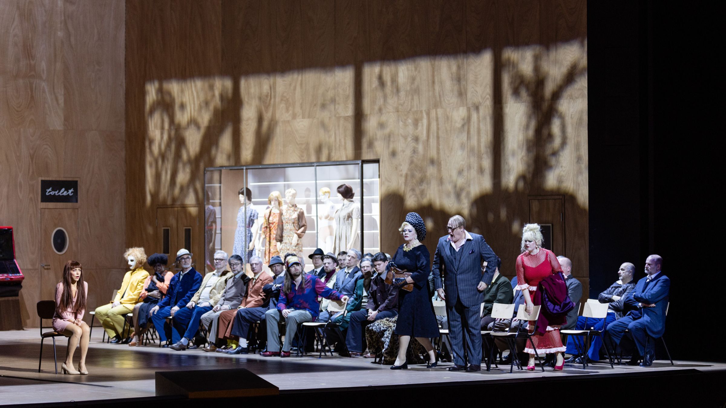 Corinne Winters (Káťa Kabanová), Violeta Urmana (Kabanicha) und John Daszak (Tichon) &copy; Geoffroy Schied