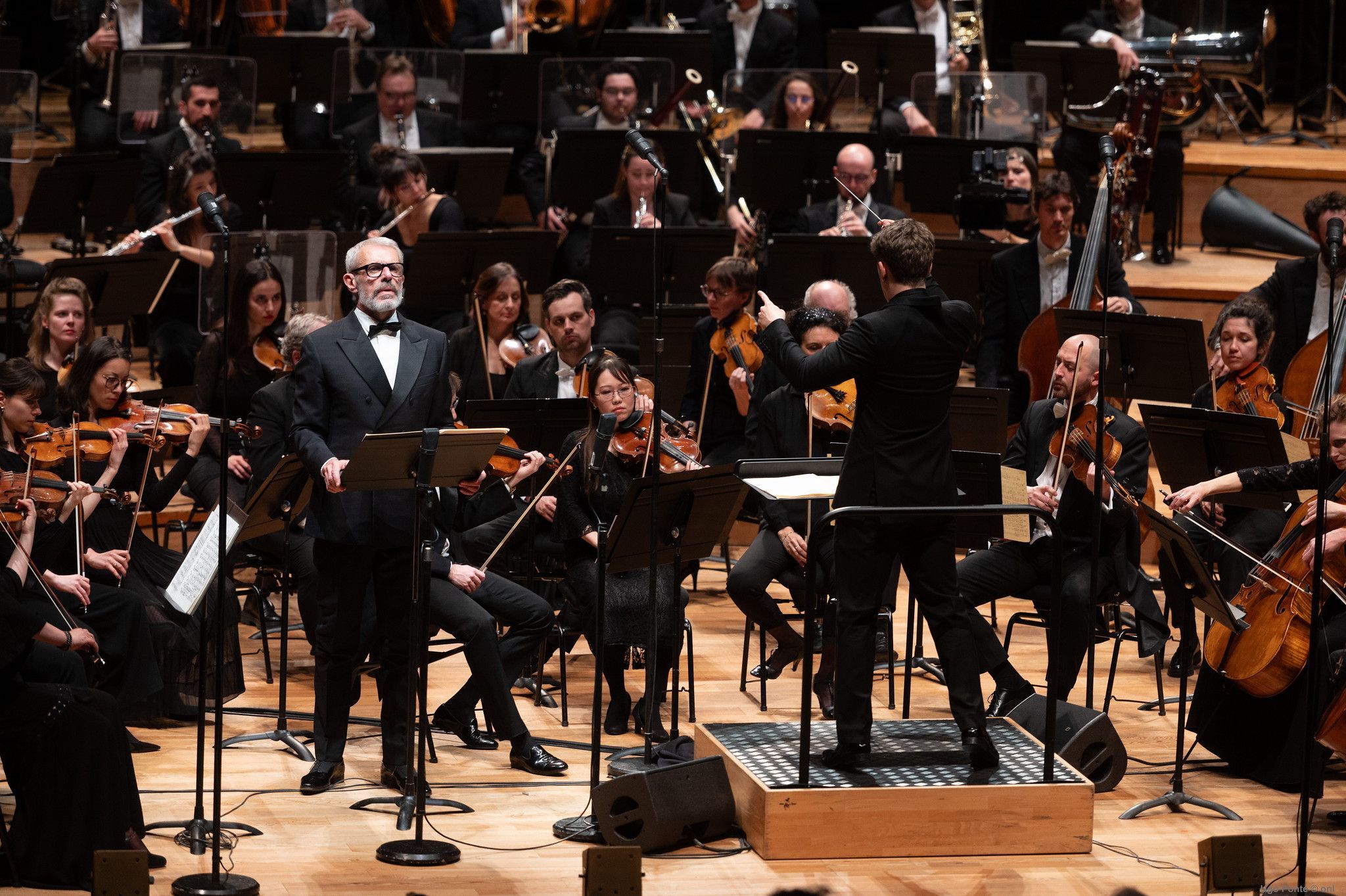 Lambert Wilson, Joshua Weilerstein et l'Orchestre National de Lille &copy; Ugo Ponte / onl
