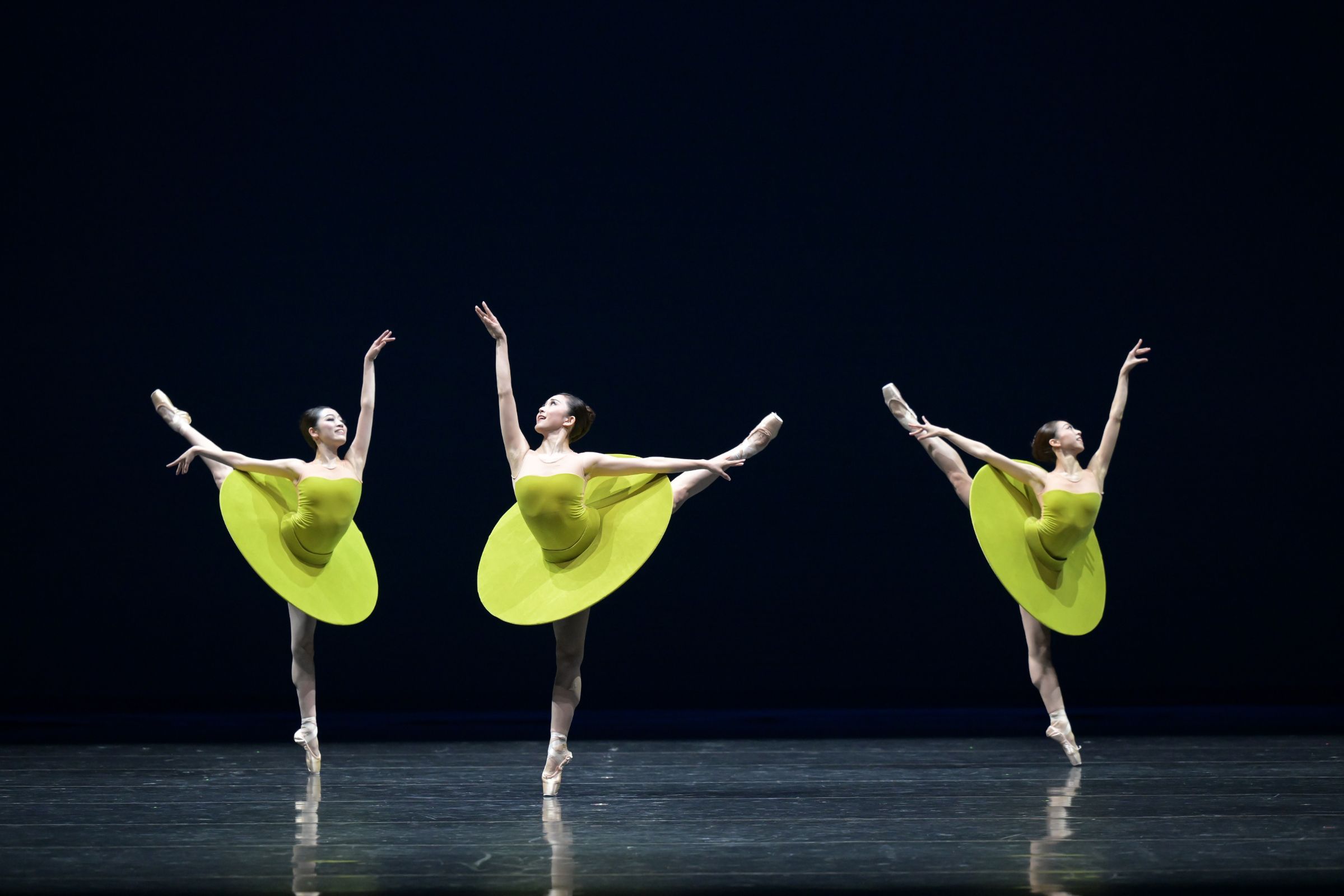William Forsythe's <i>The Vertiginous Thrill of Exactitude</i> &copy; Takashi Shikama