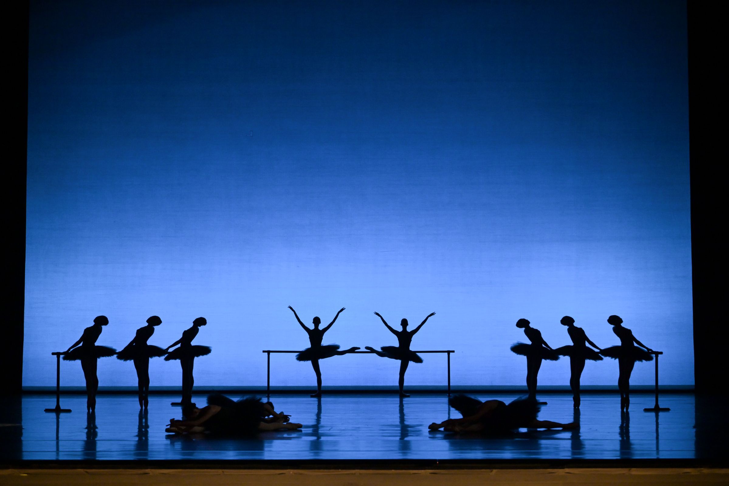 National Ballet of Japan in Harald Lander's <i>Études</i> &copy; Takashi Shikama