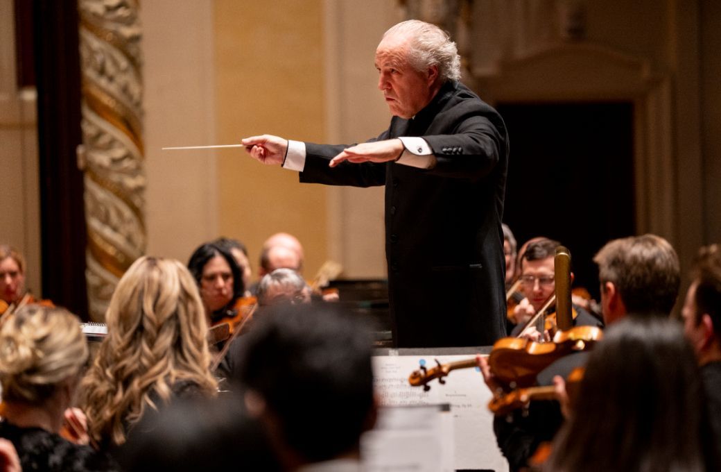 Manfred Honeck conducts the Pittsburgh Symphony &copy; Nancy Andrews