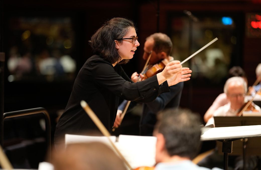 Marie Jacquot en répétition avec l'Orchestre National de France © Christophe Abramowitz / Radio France