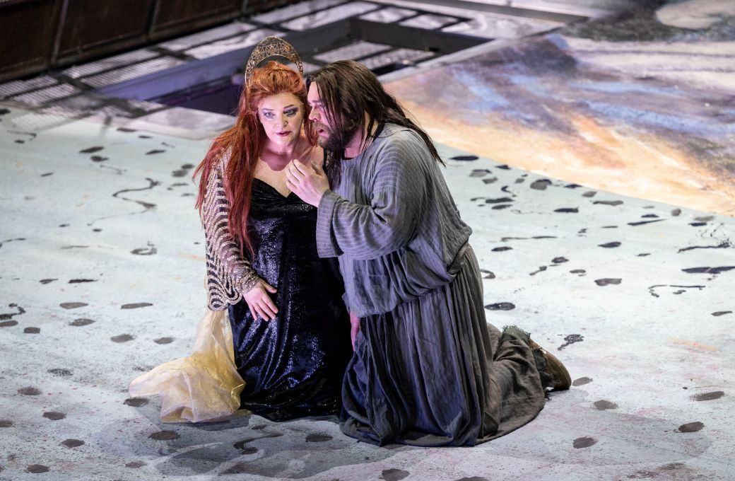 Ricarda Merbeth (Salome) and Brian Mulligan (Jochanaan) © Luciano Romano