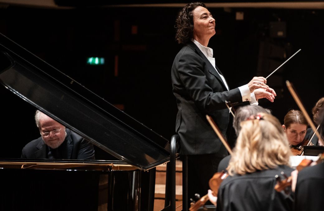 Nathalie Stutzmann et Emanuel Ax face à l'Orchestre de Paris © Maxime Guthfreund