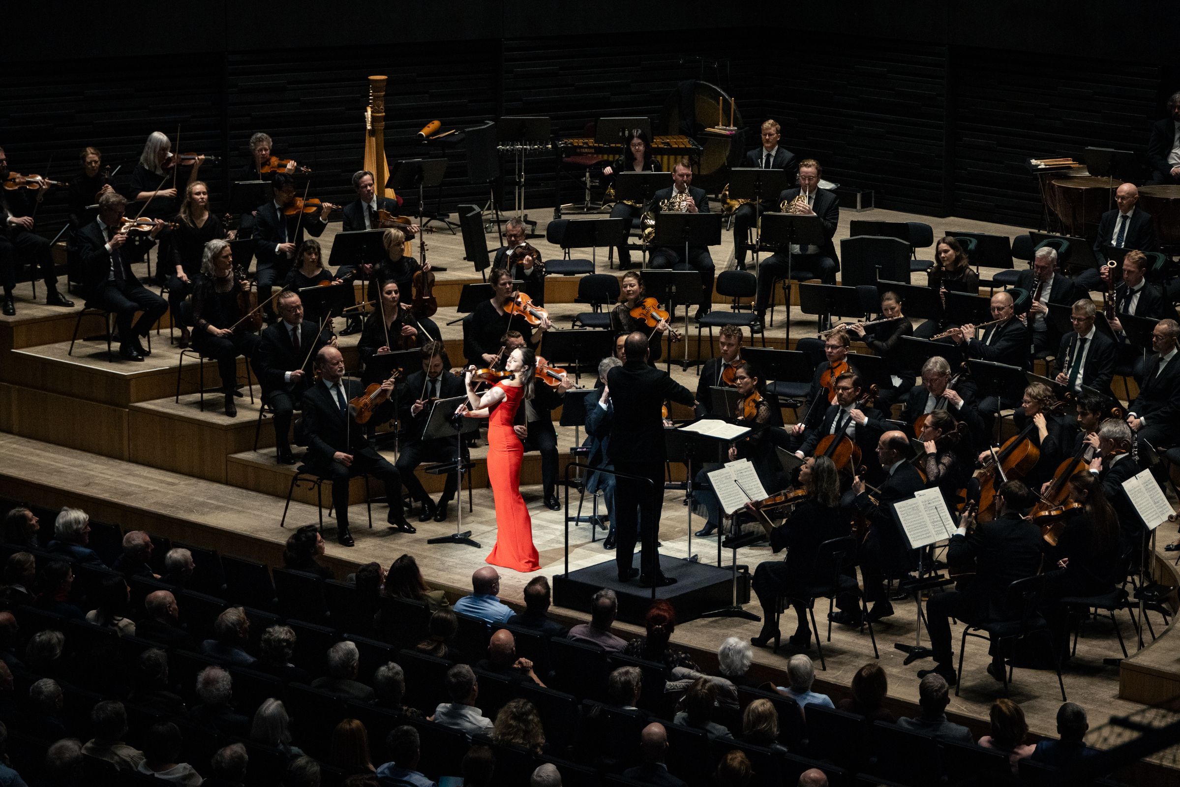 Maria Ioudenitch und Ryan Bancroft mit dem Royal Stockholm Philharmonic Orchestra © Yanan Li | Konserthuset Stockholm