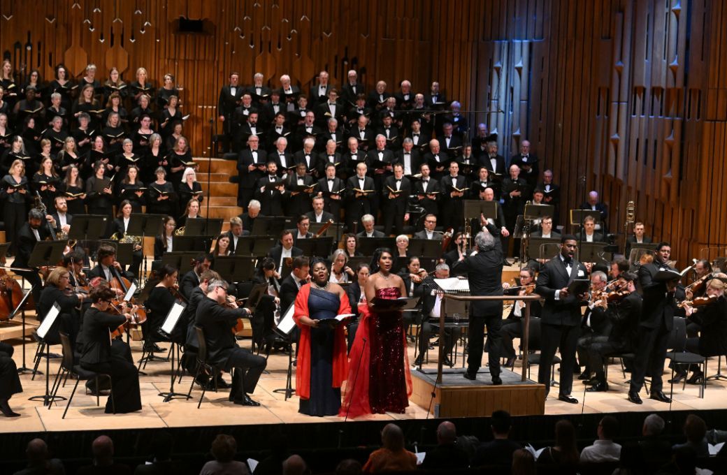 The London Symphony Chorus and Orchestra &copy; LSO | Mark Allan