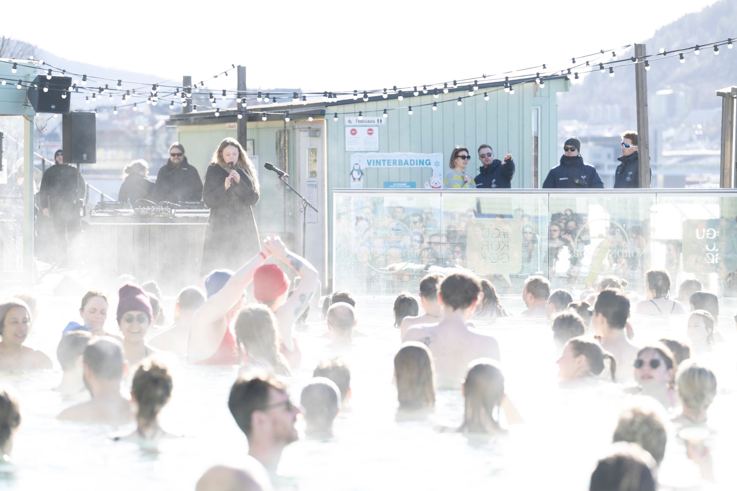 Vilde Tuv performs at Nordnes Sjøbad seawater pool &copy; Thor Brødreskift