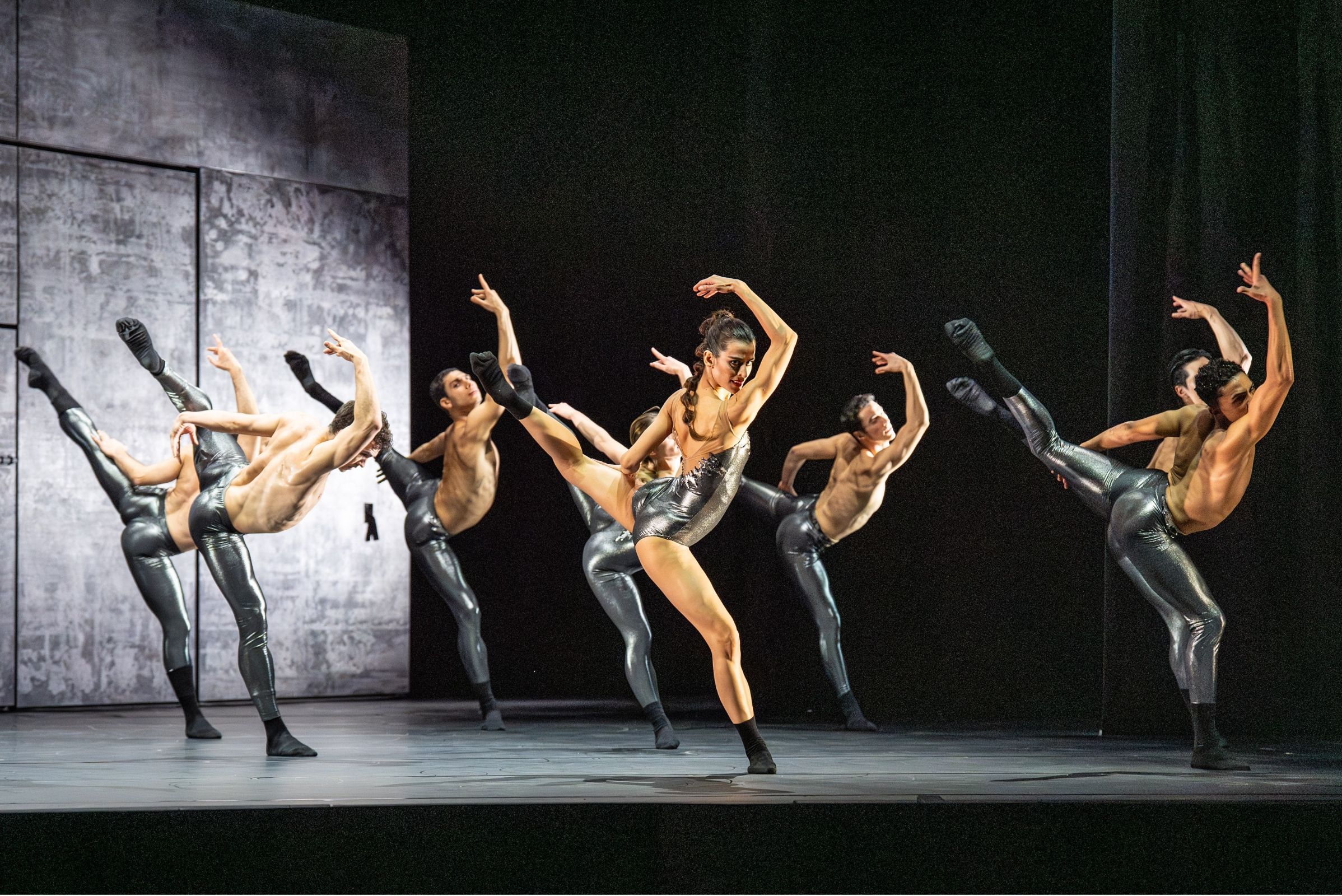 Ensemble Ballett am Rhein in <i>Moto Perpetuo</i> &copy; Altin Kaftira