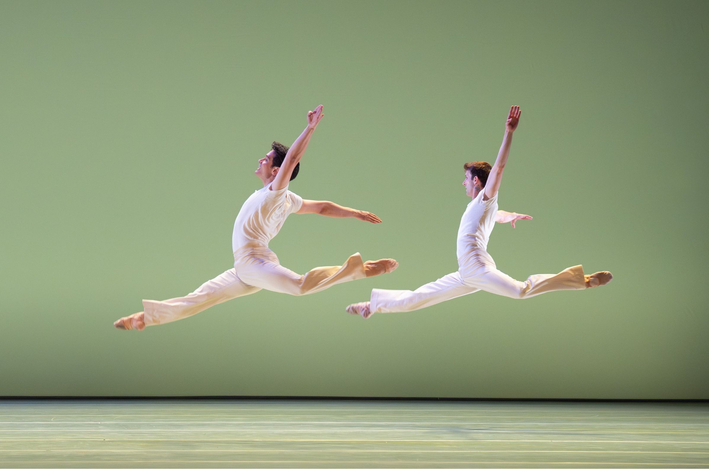 Luca Erni and Damián Torío in <i>Vers un Pays Sage</i> &copy; Altin Kaftira