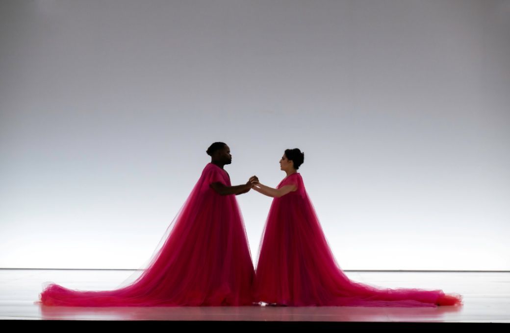 John Holiday (Akhnaten) and Susan Zarrabi (Nefertiti) &copy; Monika Rittershaus