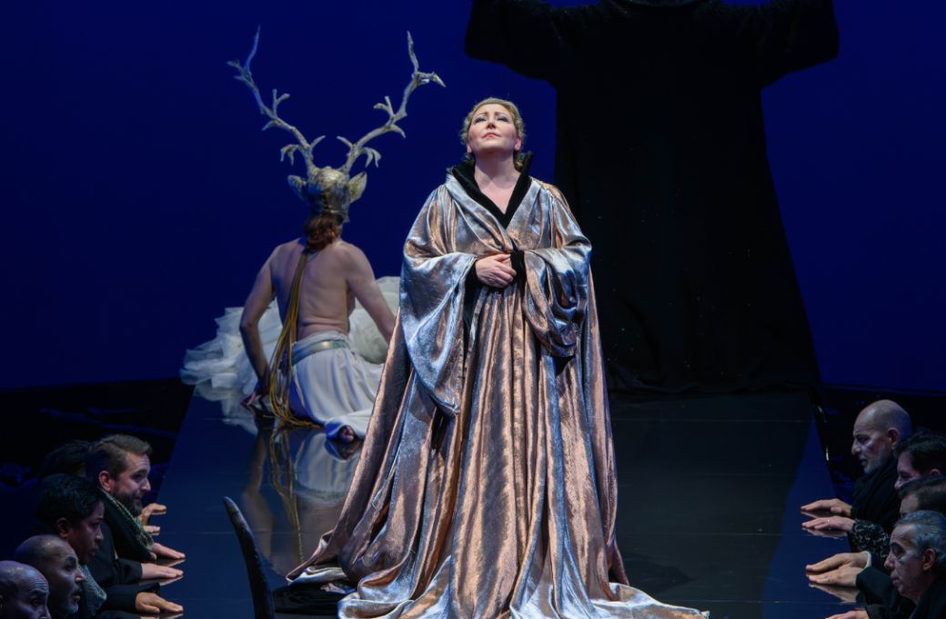 Karine Deshayes (Norma) and ensemble © Mirco Magliocca
